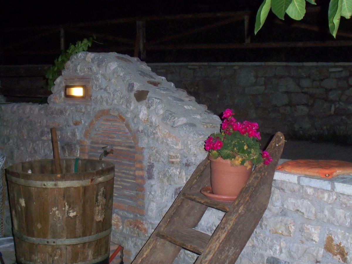 Villa Petrina Theohari Lekhouri Esterno foto